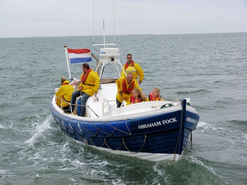 Pferderettungsbootvorführung vom Schiff aus anschauen